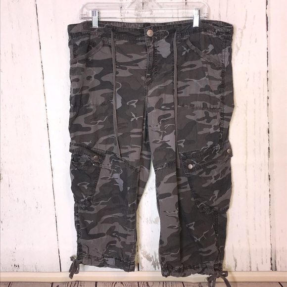 LONDONJEAN Other - London Jean Camo Capris